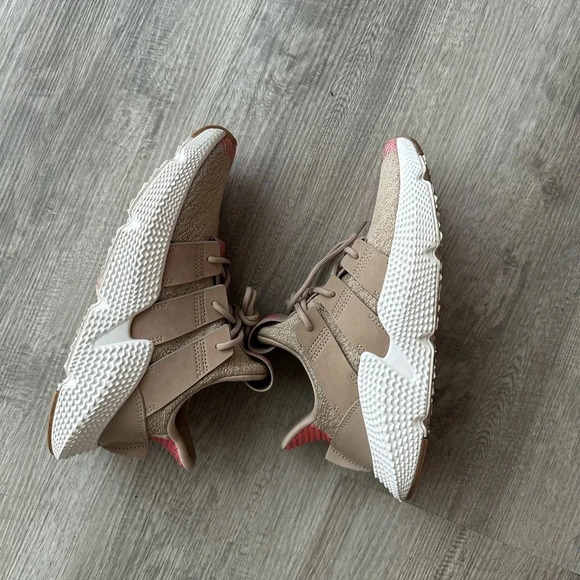 Adidas shoes  Size 5.5 fit like 6 excellent condition - Picture 6 of 8